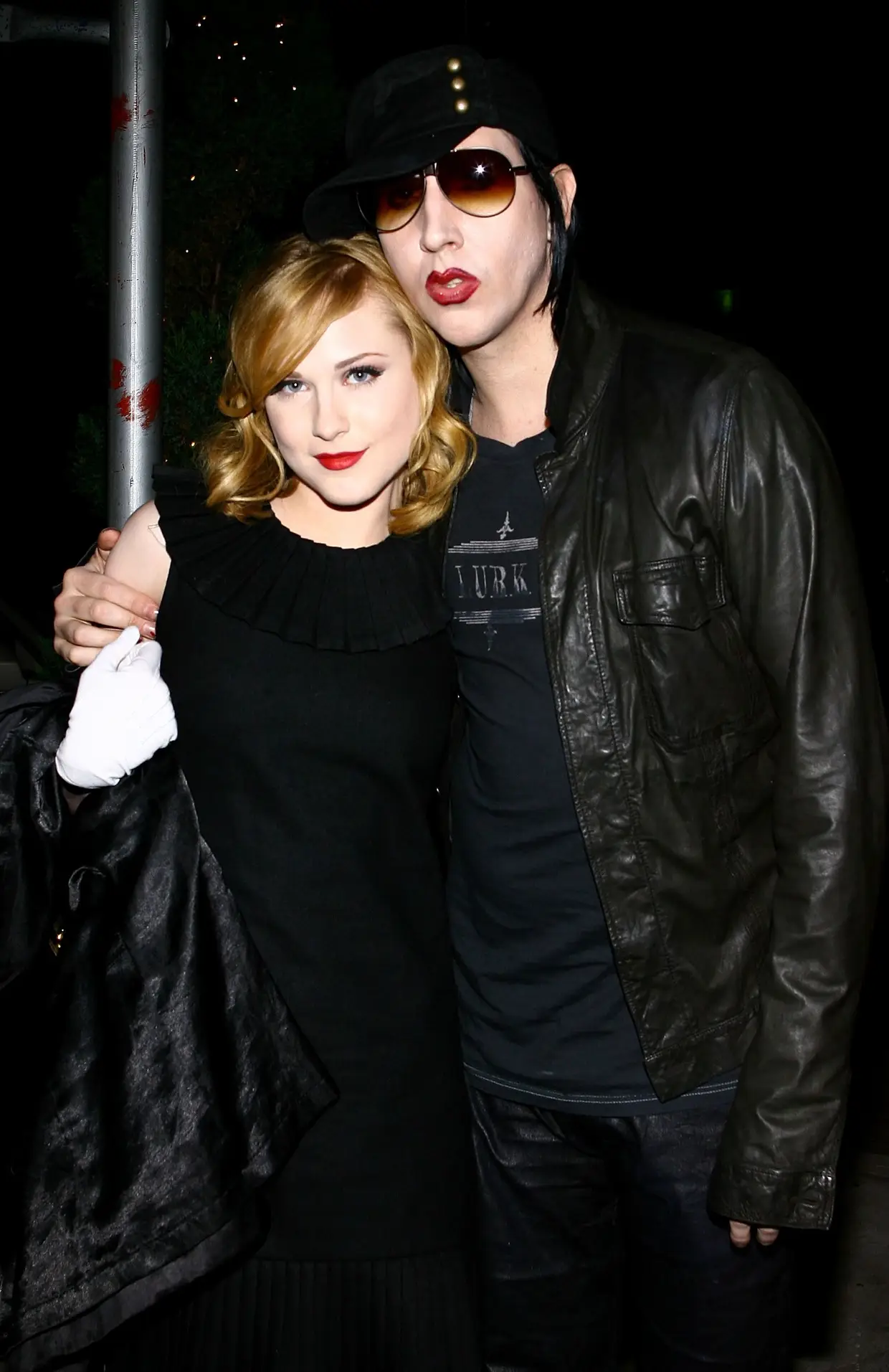 Marilyn Manson e Evan Rachel Wood: Namoraram entre 2006 e 2008, terminaram e reataram um ano depois. Manson pediu a atriz em casamento durante um concerto no Japão em janeiro de 2010, mas oito meses depois Evan cancelou todos os planos.