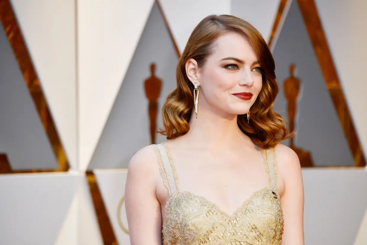 Emma Stone: "Para de usar autobronzeador! Já chega".