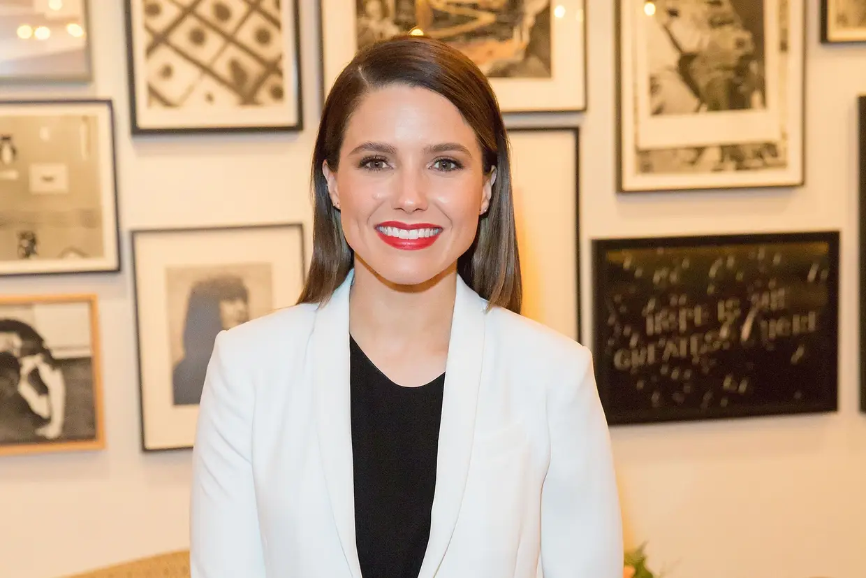 Sophia Bush: "para mim, ter uma conversa sobre cuidados próprios e retirar alguma pressão é extremamente importante neste momento. Gostava de saber que não havia problema em fazer de mim uma prioridade mais cedo."