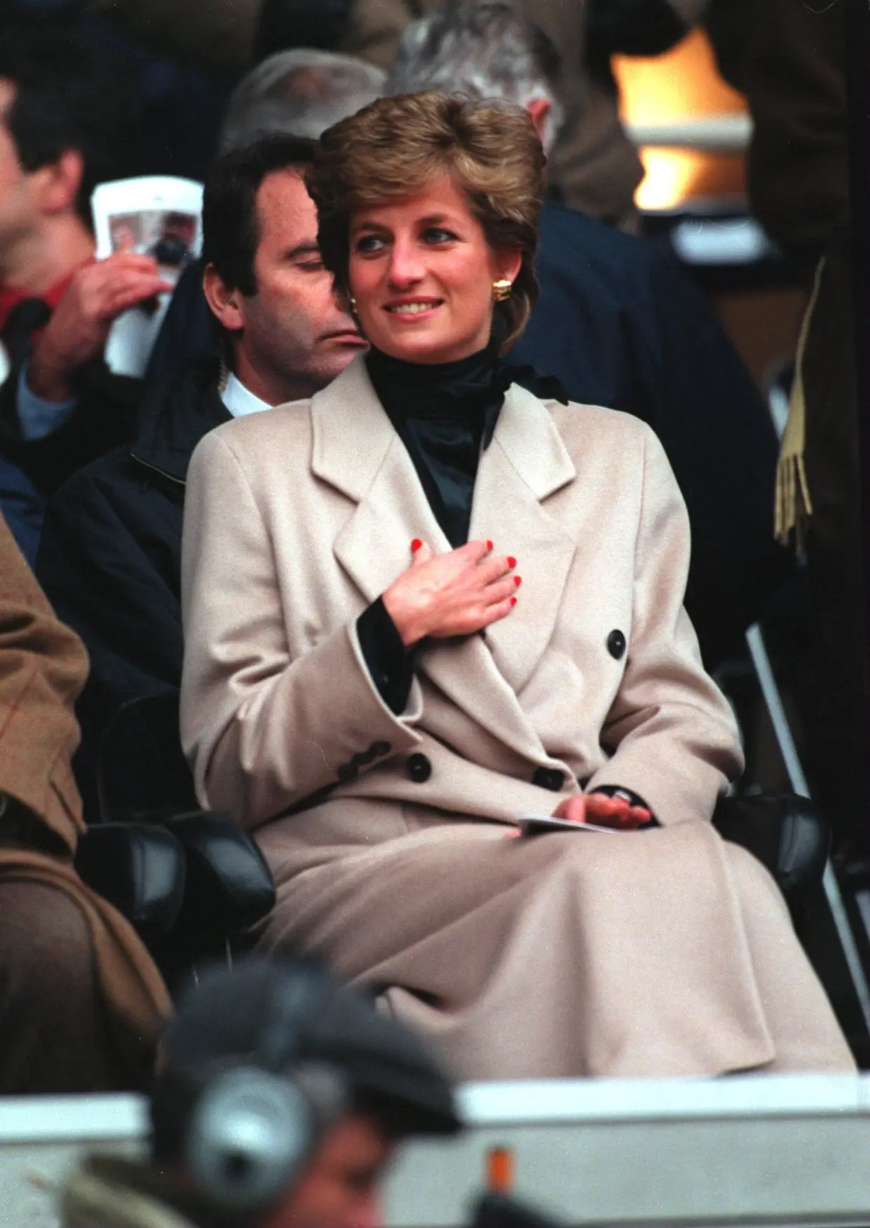10. Antes de aceitar a o pedido de casamento do Príncipe Charles em 1981, trabalhou como ama, babysitter e professora num jardim de infância.