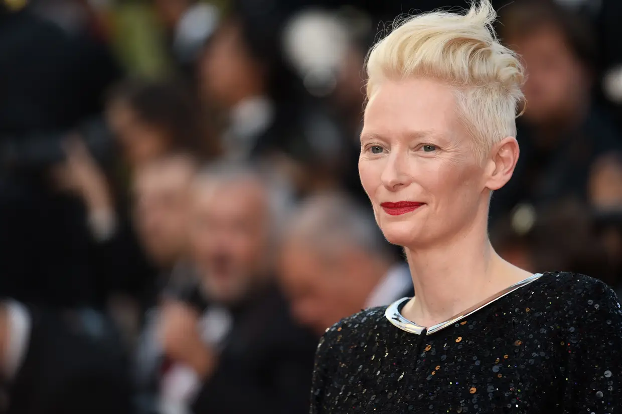 6. Frequentou o mesmo colégio interno que a atriz Tilda Swinton, o West Heath Girls 'School. As duas eram amigas.