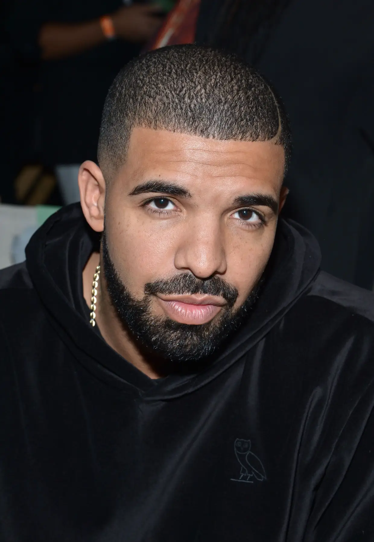 Drake: o rapper, que neste momento está fora dos Estados Unidos, fez saber que está a trabalhar de perto com grupos locais de primeiros socorros para dar assistência aos texanos.