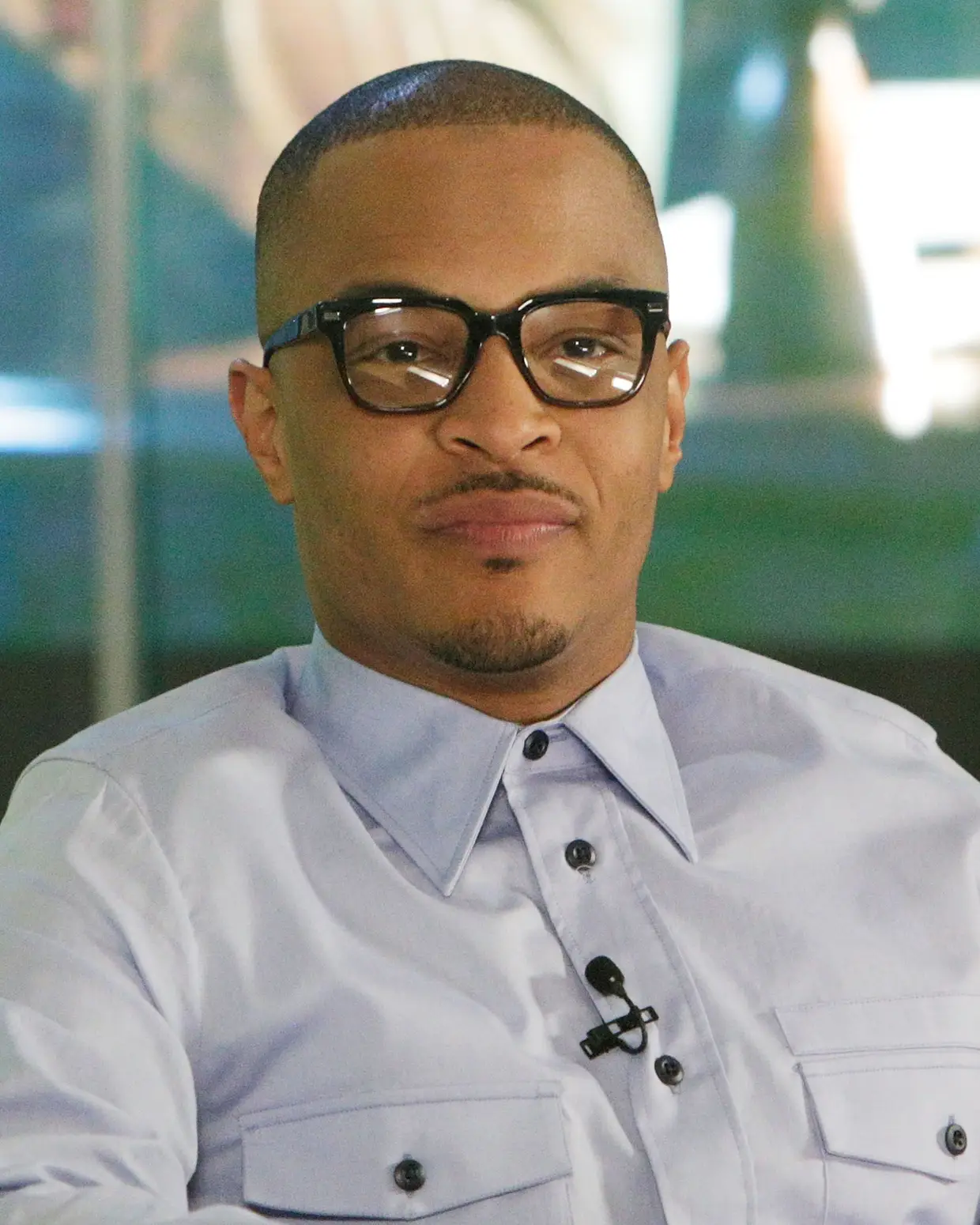 T.I: o rapper juntou-se à lista de estrelas que responderam a Hart e prometeu oferecer 25 mil dólares à Cruz Vermelha.