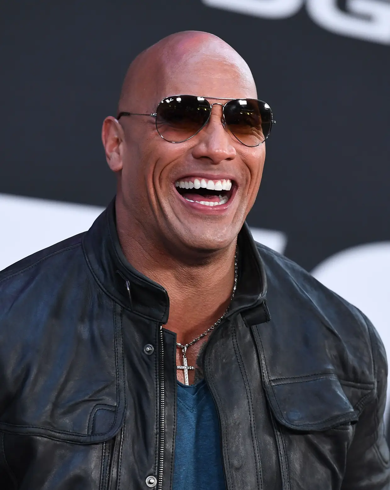 Dwayne 'The Rock' Johnson: o ator publicou um vídeo no Instagram em que fez saber que ia doar 25 mil dólares à Cruz Vermelha.