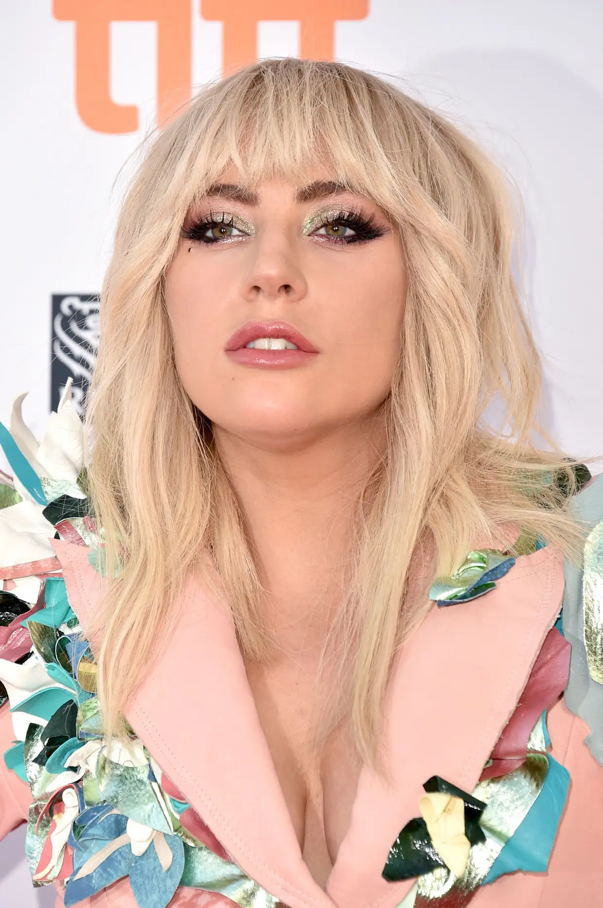 Lady Gaga: "sou solteira, viciada em trabalho e bastante solitária, mas estou bem. Eu e o meu vibrador estamos felizes", contou ao 'The Sun' em 2009.