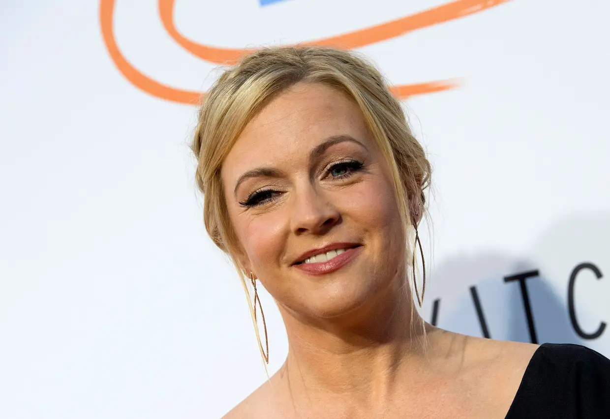 Melissa Joan Hart: não ter dado uma chance a Ryan Reynolds nos anos 90. "Eu tinha um namorado na altura, mas estávamos encantados um pelo outro. Ele era adorável. Era mesmo um bom rapaz. Provavelmente teria sido um ótimo namorado. E eu não tive futuro com o outro tipo, portanto talvez devesse ter arriscado!" (Studio 10)