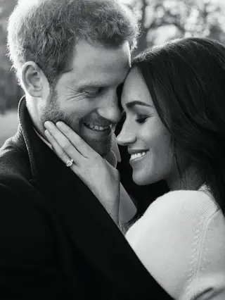 Os noivos Harry e Meghan, fotografados por Alexi Lubomirski