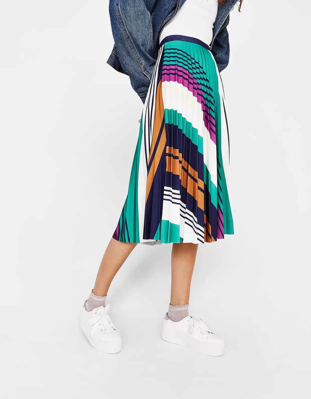 Saia plissada, Bershka, €24,99