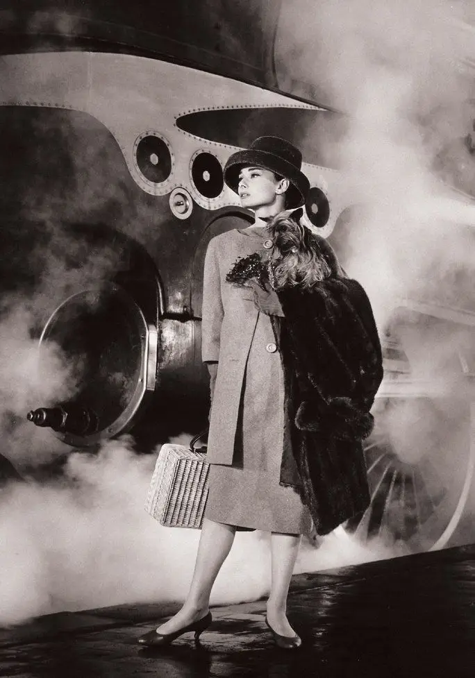 'Cinderela em Paris' (1957)