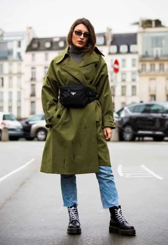 Prática: se se identifica com a estética minimalista das linhas retas, mas evita itens mais clássicos, este look é a inspiração necessária para esperar pela chegada da primavera