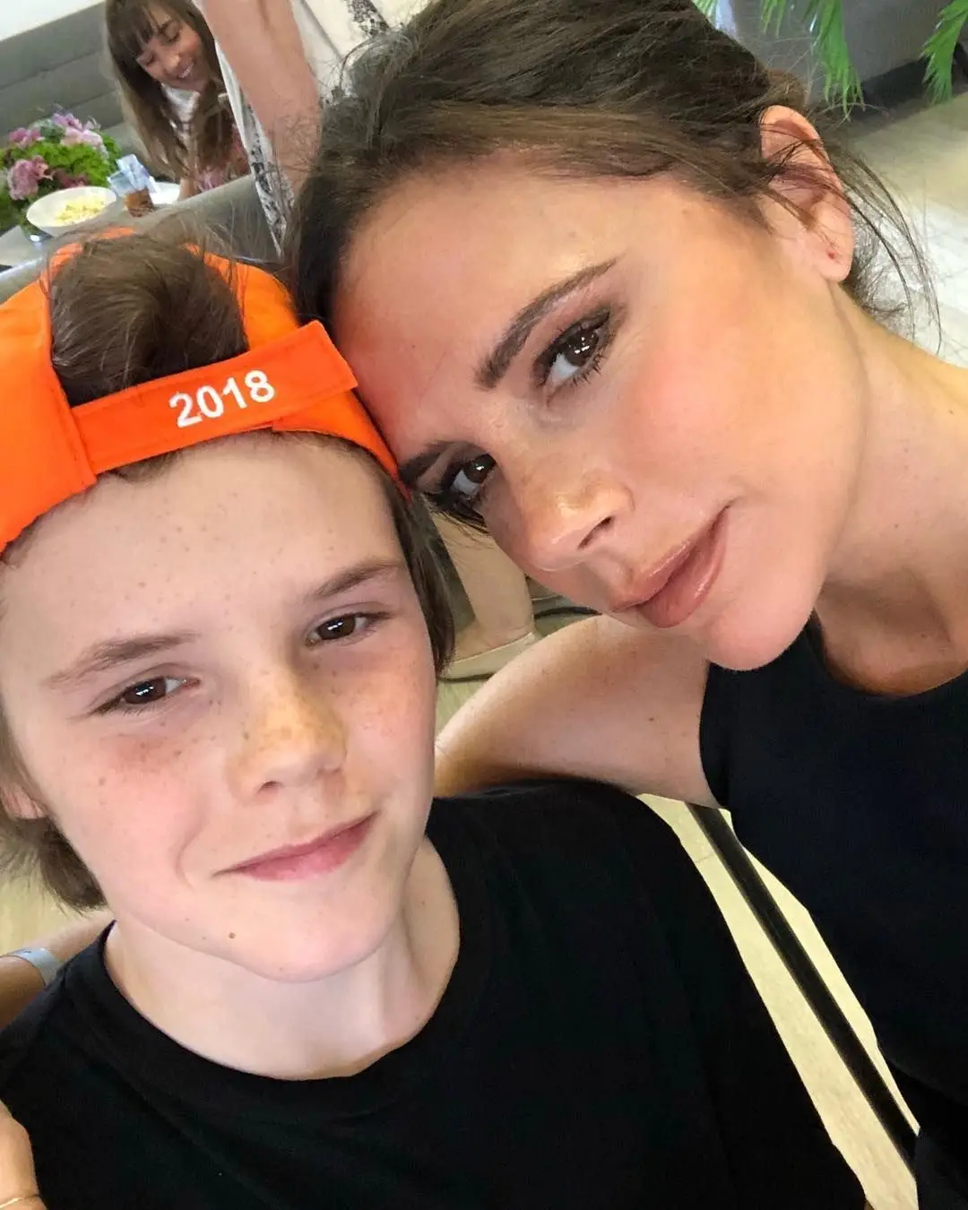 Cruz Beckham: "feliz aniversário para a melhor mãe do mundo inteiro - adoro-te tanto"