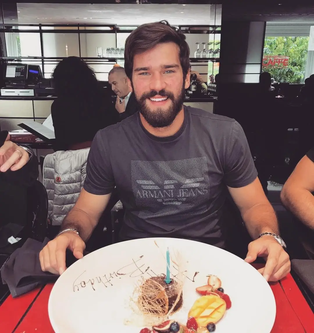 Alisson Becker, 25 anos, Brasil