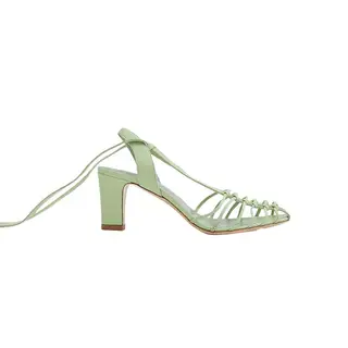Os sapatos com salto de cunha desta marca são uma sensação há algum tempo, e agora este modelo promete fazer furor
