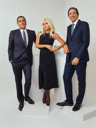 Jonathan Akeroyd, Donatella Versace e John D. Idol