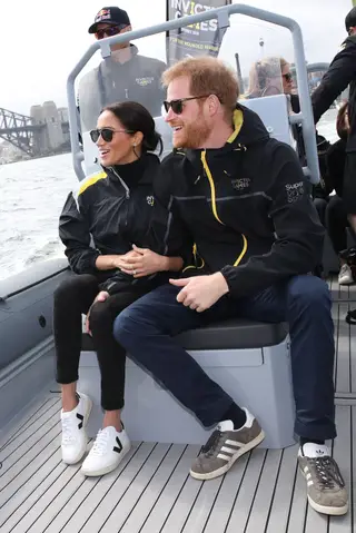 O casal assiste à final da vela nos Jogos Invictus