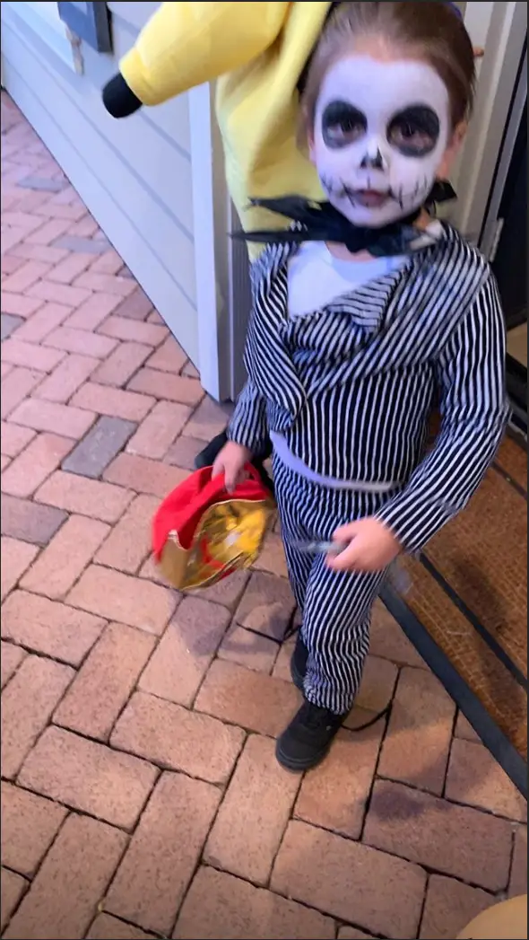 Reign Disick mascarado de esqueleto