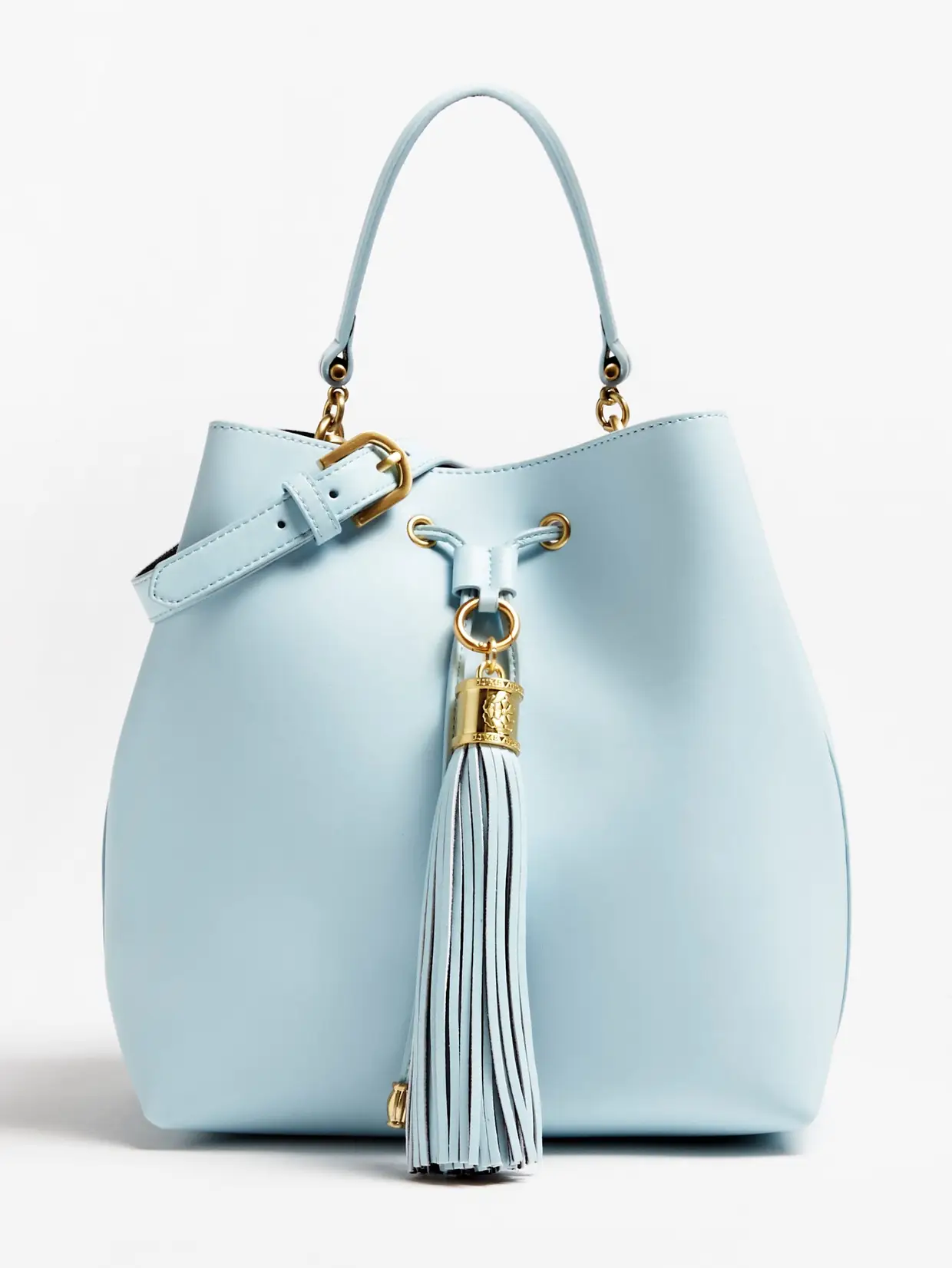 Em azul pálido, da Guess