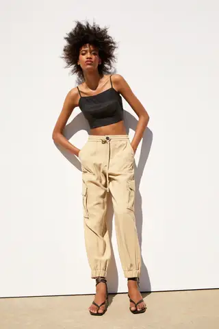 Calças Cargo Zara, 22,95 euros
