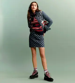 TOMMY JEANS