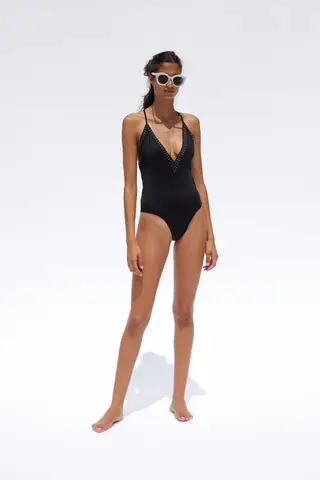 Fato de banho cruzado com brilho, Zara, 19,95 euro