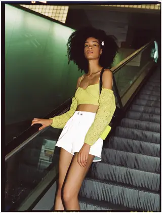 Calções brancos Bershka