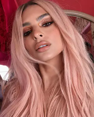 Emily Ratajkowski