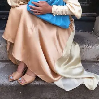 Os sapatos que melhor combinam com minissaias e vestidos