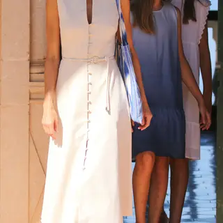 Os 3 motivos porque adorámos este vestido vermelho de Letízia