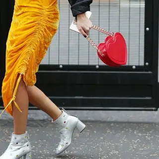 A saia do verão vai fazer a transição para o outono