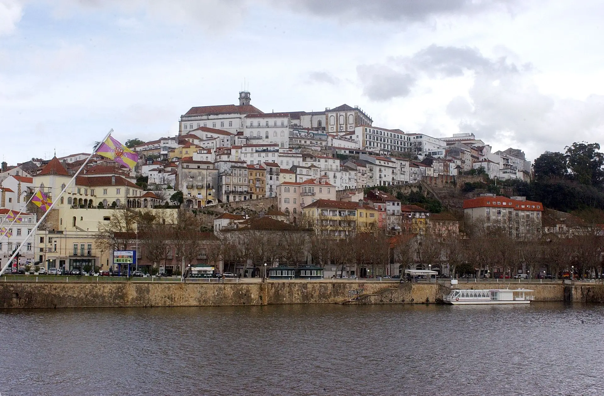 Restaurante O Açude: Petiscos e vinhos na margem do Mondego