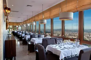 Restaurante Panorâmico: Mesa com vista para Braga