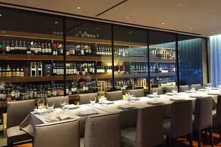 Restaurante Caneiro: cara nova e os prazeres de sempre