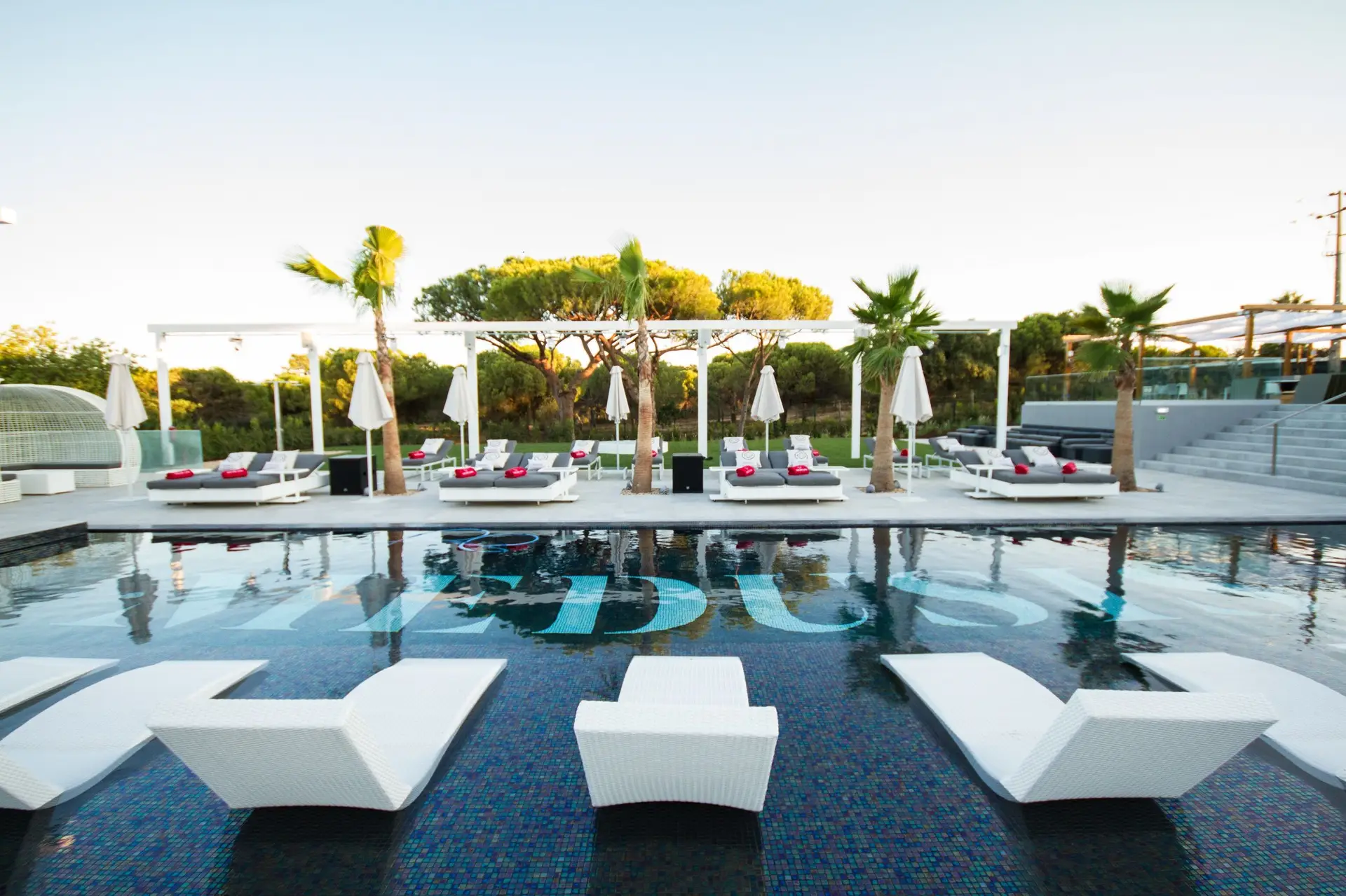 Medusis Club: Afinal,os dias mais quentes do Algarve só começam sábado!