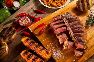 Fornalha: Desfile de sabores e texturas no novo menu de degustação de carne