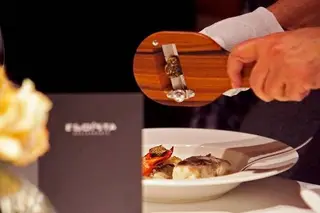 Não seja Egoísta. Esta noite, há um menu único de trufas negras à prova