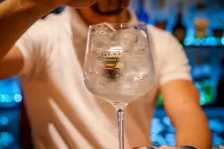 Adamus: Celebrar o romance com o melhor London Dry Gin português!