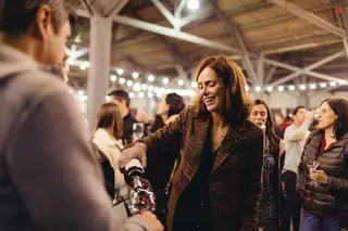 Adegga Winemarket: um copo inteligente, vinhos premium e petiscos de topo