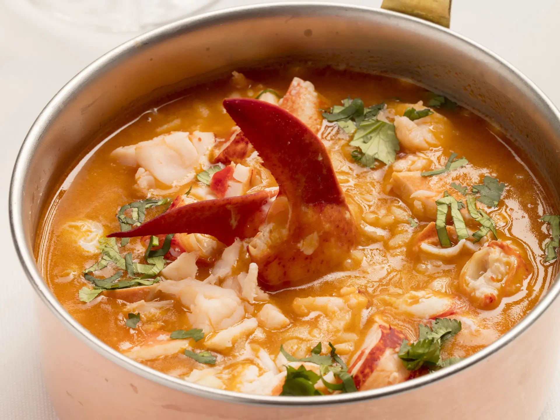 Chef em Casa: Arroz de lavagante com manteiga de coentros e limão por Adelaide Fonseca da Cervejaria Liberdade