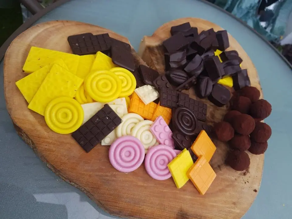 Chef em Casa: Trufas de chocolate com azeite e flor de sal por Flávio Silva