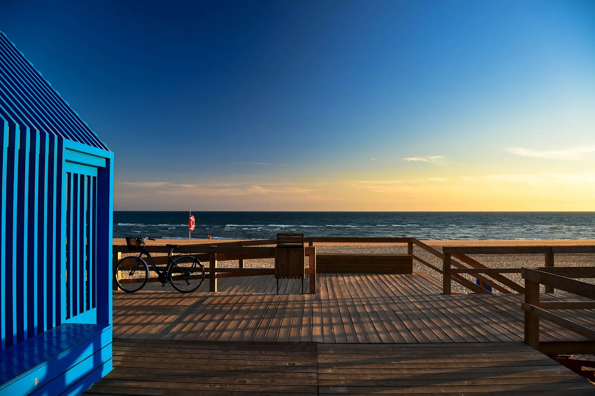Com pequeno-almoço servido na praia, hotel do sotavento algarvio aposta em ementa assinada por Chakall