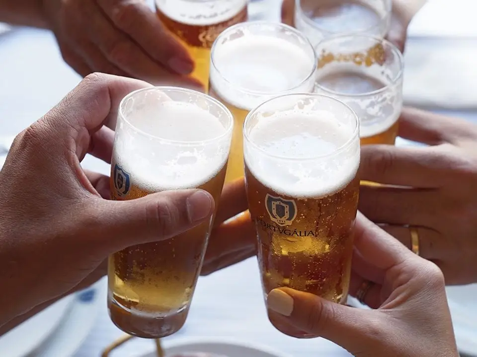 Hora da Loira regressa com cerveja a metade do preço e petiscos e mariscos com descontos