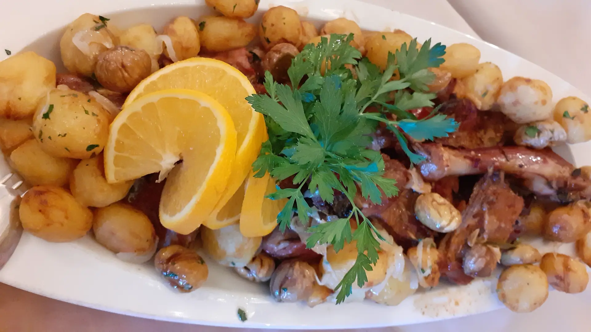 O Vaticano: Fértil em produtos da terra e em histórias, uma cozinha abençoada em Terras de Bouro