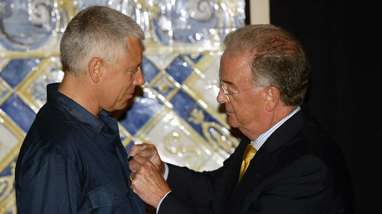 Adam Clayton recebe a sua distinção