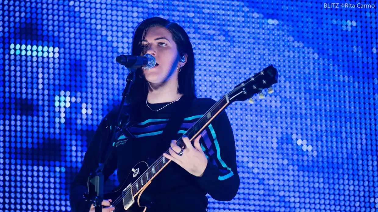 Romy Madley Croft, dos londrinos The XX, destaque do primeiro dia