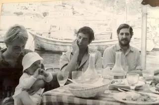 Leonard Cohen e Marianne Ihlen no porto de Hydra, nos anos 60