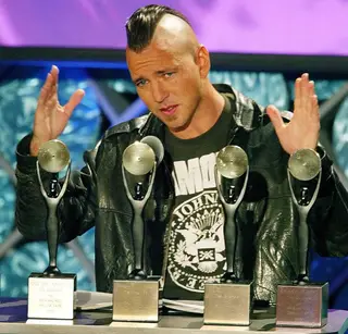 Eddie Vedder em 2002, na apresentação dos Ramones no Rock and Roll Hall of Fame