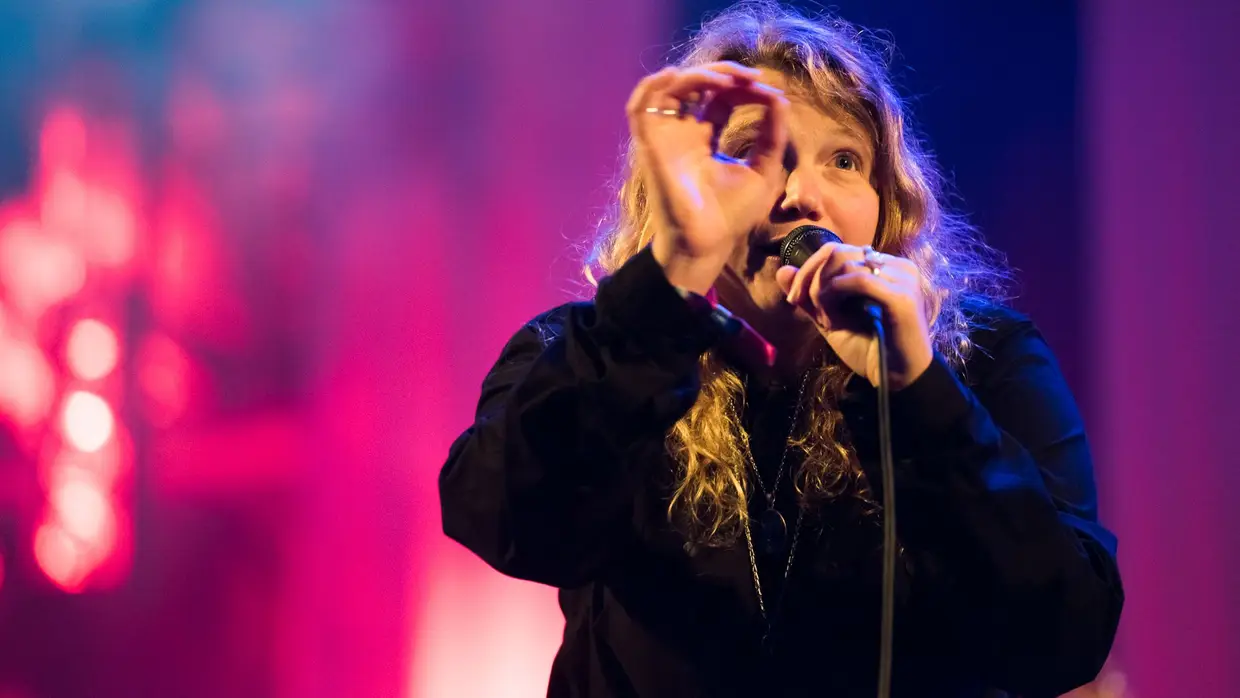 Kate Tempest surpreendeu na primeira noite