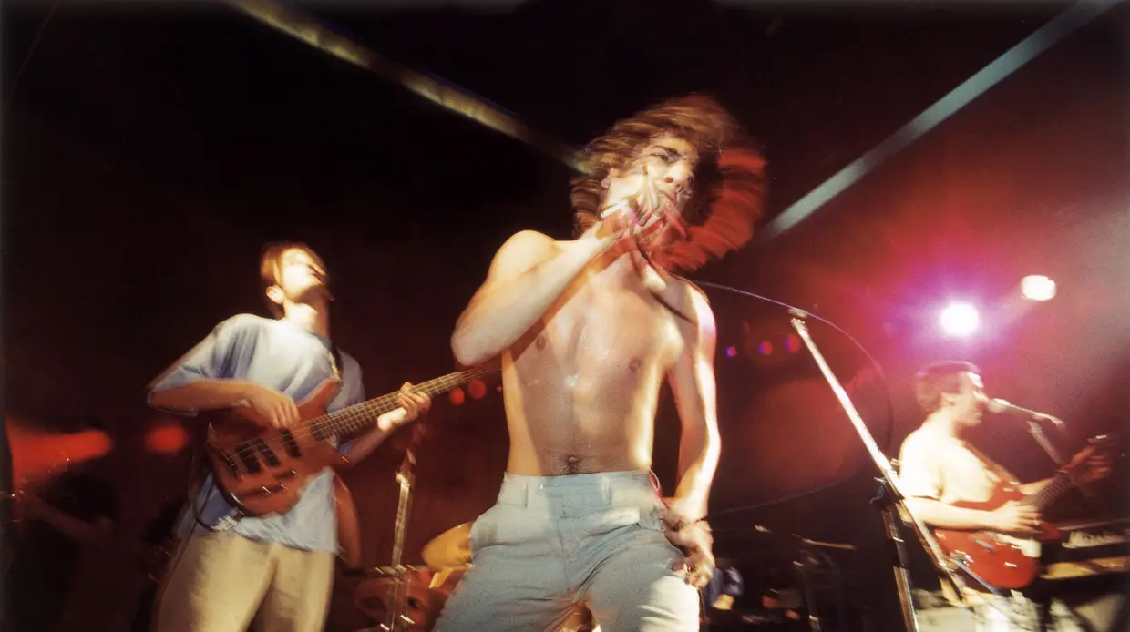 Em meados dos anos 90, os concertos dos Ornatos Violeta valiam-lhes cada vez mais fãs