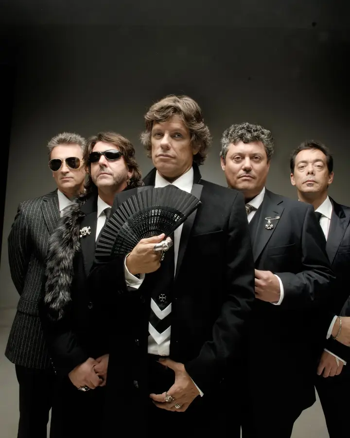 Sessão dos Xutos & Pontapés para a capa da BLITZ de dezembro de 2006