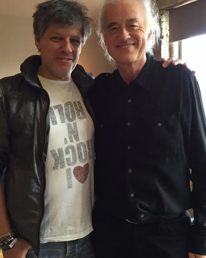 Ao lado de Jimmy Page, dos Led Zeppelin, depois de uma entrevista para a BLITZ, em 2015